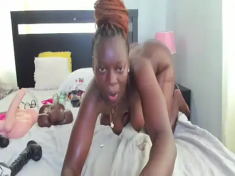 Snapshot of afro_pop chatting on 02-12-25, 07:44 afro pop online show from 02-12-25, 07:44