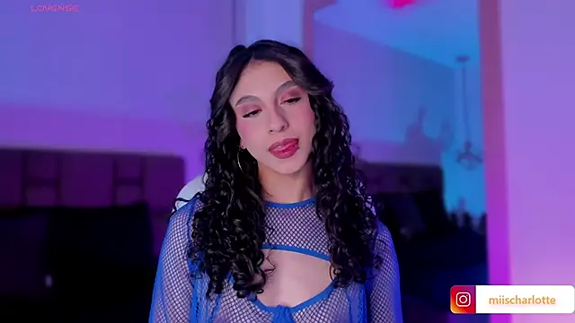 Snapshot of MiissCharlotte chatting on 01-22-25, 11:43 MiissCharlotte online show from 01-22-25, 11:43