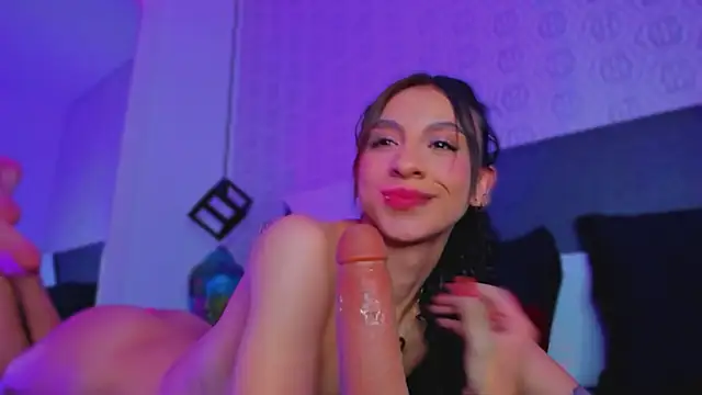 Snapshot of MiissCharlotte chatting on 02-25-25, 11:19 MiissCharlotte online show from 02-25-25, 11:19