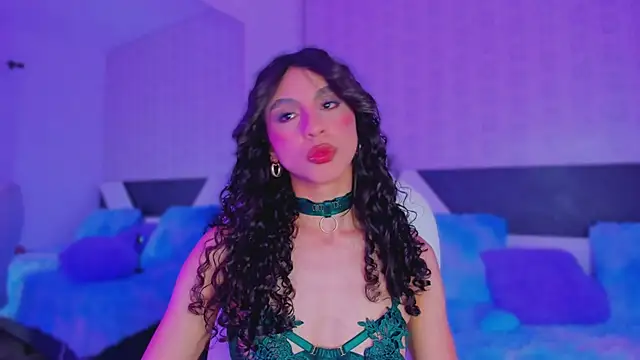 Snapshot of MiissCharlotte chatting on 03-17-25, 04:40 MiissCharlotte online show from 03-17-25, 04:40