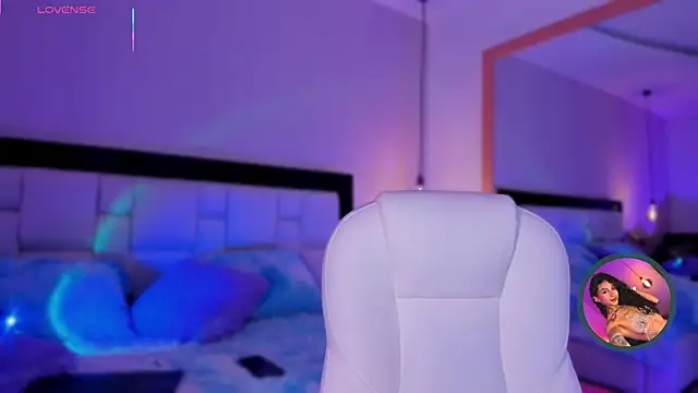 Snapshot of MiissCharlotte chatting on 09-12-25, 05:18 MiissCharlotte online show from 09-12-25, 05:18