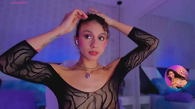 Snapshot of MiissCharlotte chatting on 10-31-25, 02:12 MiissCharlotte online show from 10-31-25, 02:12