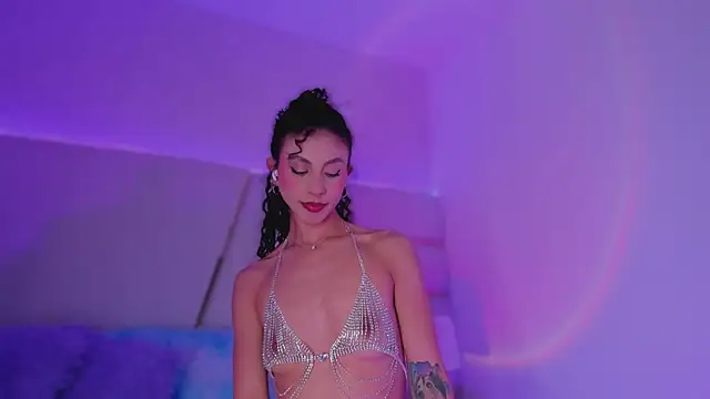 Snapshot of MiissCharlotte chatting on 11-06-25, 02:23 MiissCharlotte online show from 11-06-25, 02:23