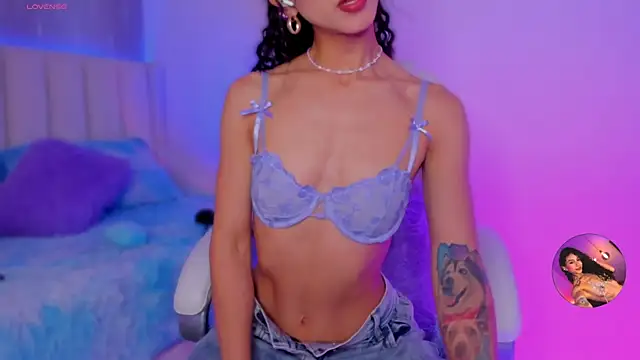 Snapshot of MiissCharlotte chatting on 11-12-25, 01:39 MiissCharlotte online show from 11-12-25, 01:39