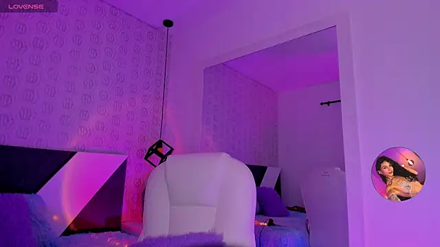 MiissCharlotte online show from 12-20-25, 04:19