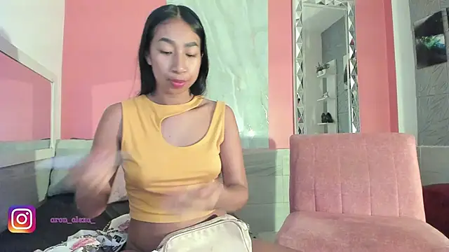 Snapshot of aron_alexa chatting on 03-19-25, 04:24 aron alexa online show from 03-19-25, 04:24