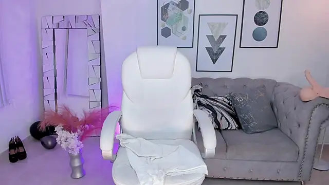 Aida adams online show from 01-10-25, 01:42