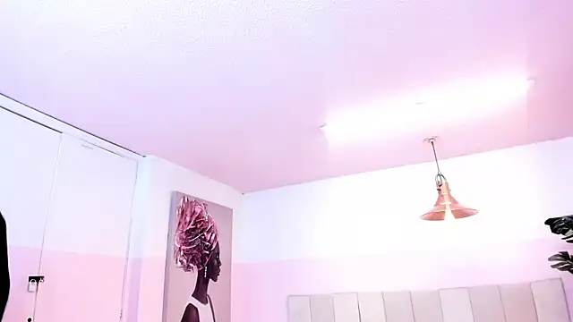 Snapshot of Red_lady chatting on 01-14-25, 06:45 Red lady online show from 01-14-25, 06:45