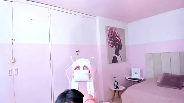 Snapshot of Red_lady chatting on 01-31-25, 06:57 Red lady online show from 01-31-25, 06:57