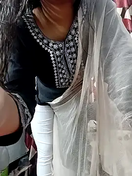 Snapshot of Anamika_24 chatting on 01-07-25, 03:57 Anamika 24 online show from 01-07-25, 03:57