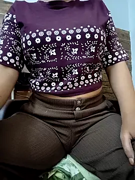 Snapshot of Anamika_24 chatting on 10-18-25, 03:31 Anamika 24 online show from 10-18-25, 03:31