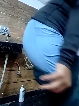 Snapshot of Anamika_24 chatting on 11-21-25, 02:43 Anamika 24 online show from 11-21-25, 02:43