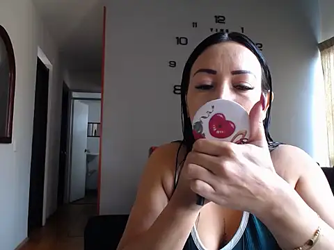 Laura martin  online show from 03-20-26, 01:27