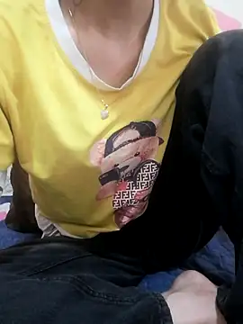 Snapshot of -Almira- chatting on 09-10-25, 02:55 -Almira- online show from 09-10-25, 02:55