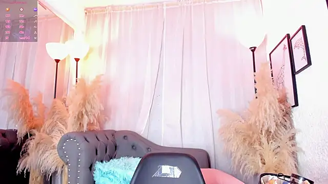 Snapshot of scarlett_johs chatting on 09-23-25, 12:19 scarlett johs online show from 09-23-25, 12:19