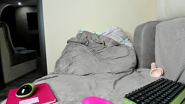 Daddysgirl 777 online show from 03-19-26, 07:40