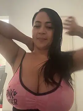 Snapshot of sophie-newton chatting on 11-30-25, 03:38 sophie-newton online show from 11-30-25, 03:38