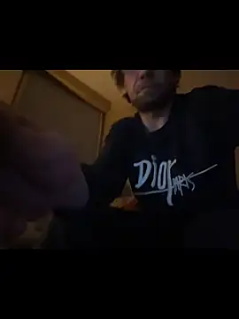 Snapshot of FreshWonder0 chatting on 12-15-25, 08:02 FreshWonder0 online show from 12-15-25, 08:02