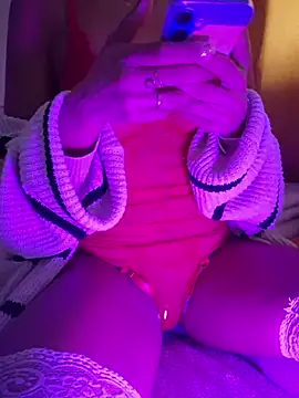 Snapshot of SexyErola27 chatting on 10-12-25, 10:14 SexyErola27 online show from 10-12-25, 10:14
