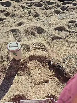 Snapshot of SexyErola27 chatting on 11-26-25, 09:43 SexyErola27 online show from 11-26-25, 09:43