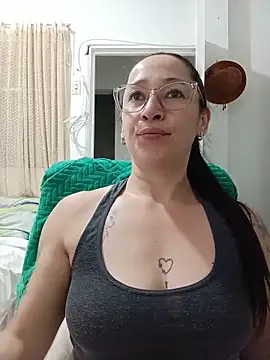 emilypoppy3 online show from 06-11-26, 01:05