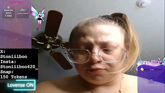 Snapshot of Stoniiiboo chatting on 02-17-25, 01:21 Stoniiiboo online show from 02-17-25, 01:21