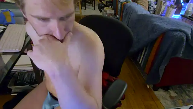 Snapshot of ryderswell123 chatting on 01-31-25, 02:37 ryderswell123 online show from 01-31-25, 02:37