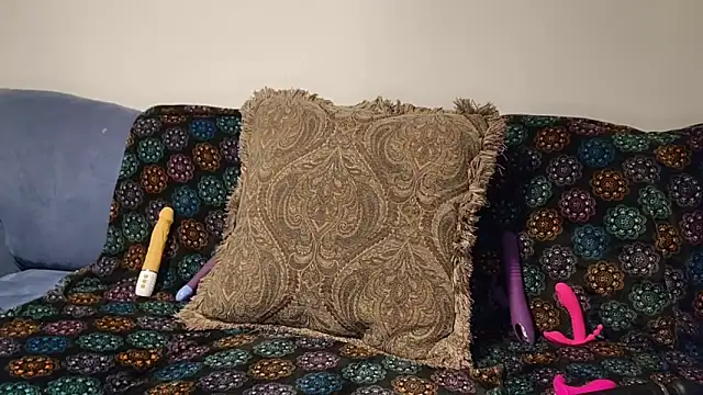 Snapshot of samone9 chatting on 10-07-25, 03:53 samone9 online show from 10-07-25, 03:53