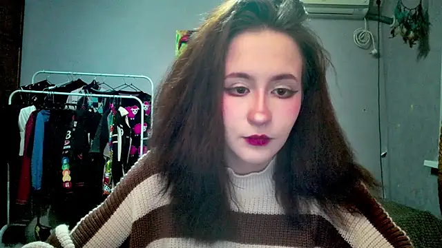 Snapshot of JoannaTompson chatting on 10-04-25, 10:52 JoannaTompson online show from 10-04-25, 10:52