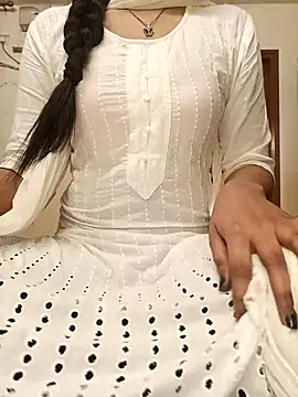 Snapshot of Ruchi-34 chatting on 01-04-25, 06:30 Ruchi-34 online show from 01-04-25, 06:30