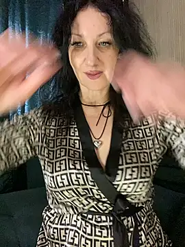 Katie-n online show from 01-24-25, 10:32