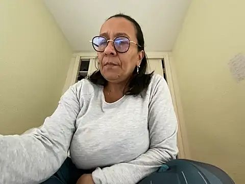 Snapshot of sweeviolet chatting on 01-20-25, 01:42 sweeviolet online show from 01-20-25, 01:42