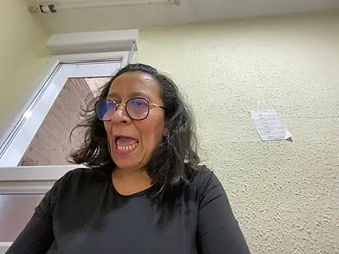 Snapshot of sweeviolet chatting on 02-07-25, 01:43 sweeviolet online show from 02-07-25, 01:43