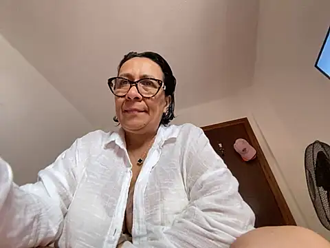 sweeviolet online show from 05-10-26, 11:04