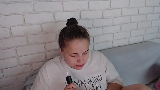 Snapshot of Crazyy_girl_ chatting on 09-22-25, 01:46 Crazyy girl  online show from 09-22-25, 01:46