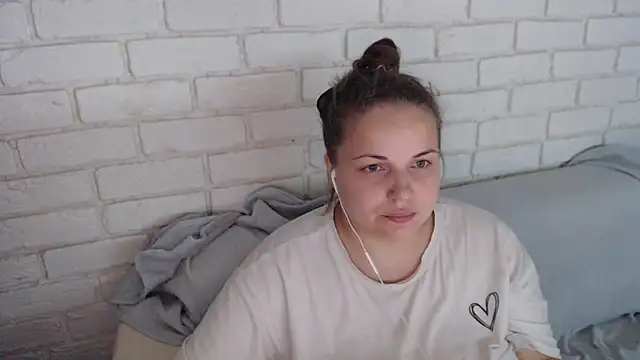 Snapshot of Crazyy_girl_ chatting on 10-23-25, 02:49 Crazyy girl  online show from 10-23-25, 02:49