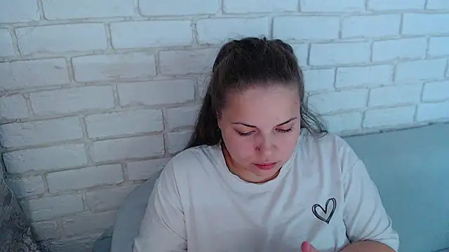 Snapshot of Crazyy_girl_ chatting on 10-26-25, 06:19 Crazyy girl  online show from 10-26-25, 06:19