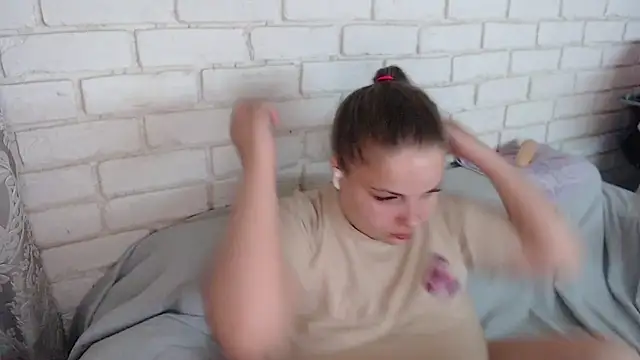 Crazyy girl  online show from 04-29-26, 05:06