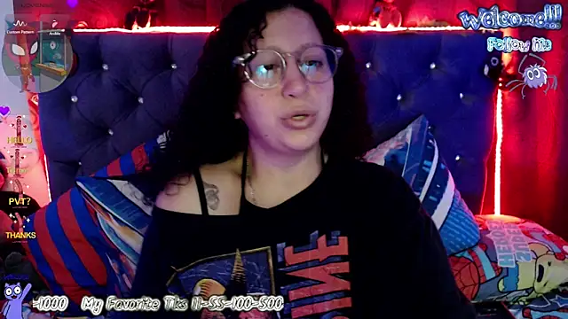 Snapshot of Bigsexycat chatting on 09-19-25, 07:43 Bigsexycat online show from 09-19-25, 07:43