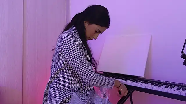 Yues050600 online show from 12-14-24, 02:01