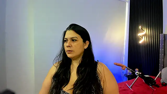 martina foxy  online show from 11-11-25, 12:05