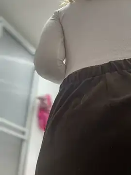 Snapshot of Mila_Morgan chatting on 01-10-25, 07:11 Mila Morgan online show from 01-10-25, 07:11