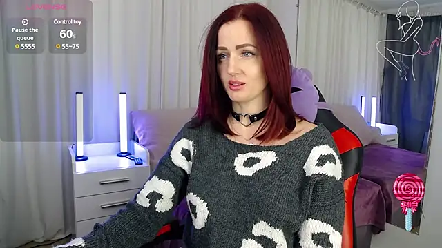 Snapshot of ElisaJane chatting on 12-14-24, 08:18 ElisaJane online show from 12-14-24, 08:18