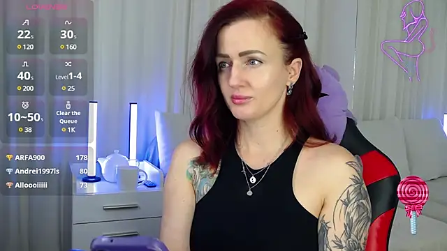 Snapshot of ElisaJane chatting on 01-19-25, 12:28 ElisaJane online show from 01-19-25, 12:28