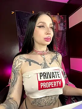 Molly  Moon online show from 11-18-25, 02:17