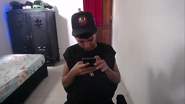 Snapshot of Sxntisaul__ chatting on 02-14-25, 03:36 Sxntisaul online show from 02-14-25, 03:36