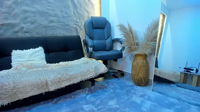 Snapshot of Isa__Blanc chatting on 02-07-25, 03:01 Isa Blanc online show from 02-07-25, 03:01