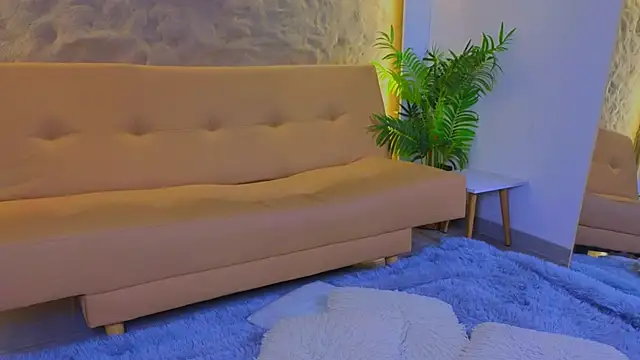 Snapshot of Isa__Blanc chatting on 09-25-25, 03:10 Isa Blanc online show from 09-25-25, 03:10