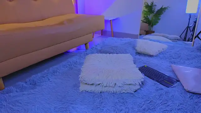 Snapshot of Isa__Blanc chatting on 10-12-25, 02:21 Isa Blanc online show from 10-12-25, 02:21