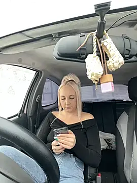 Snapshot of MerlinDave chatting on 01-04-25, 04:44 MerlinDave online show from 01-04-25, 04:44